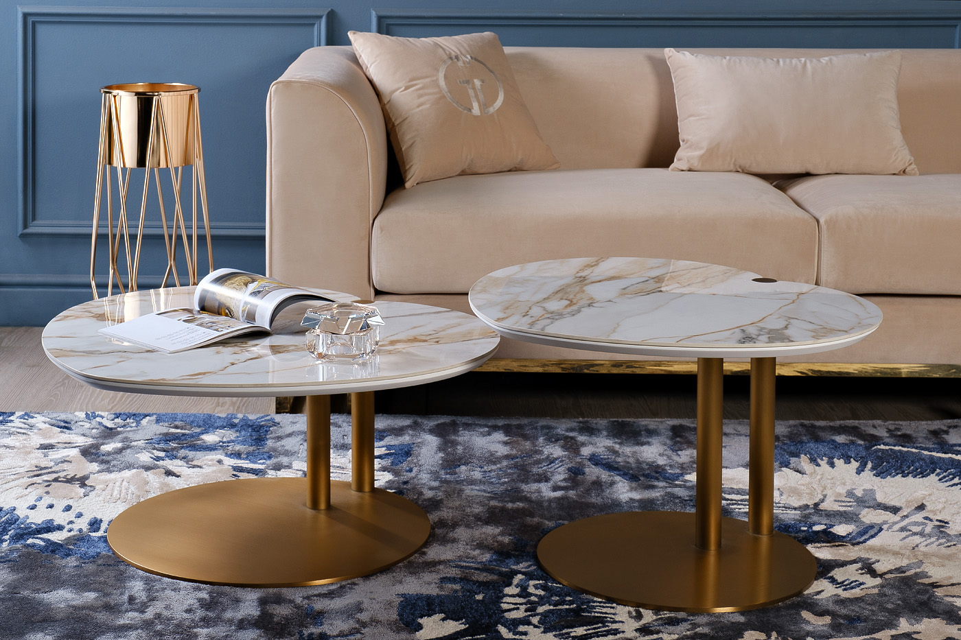 Стол журнальный в форме сердца 6