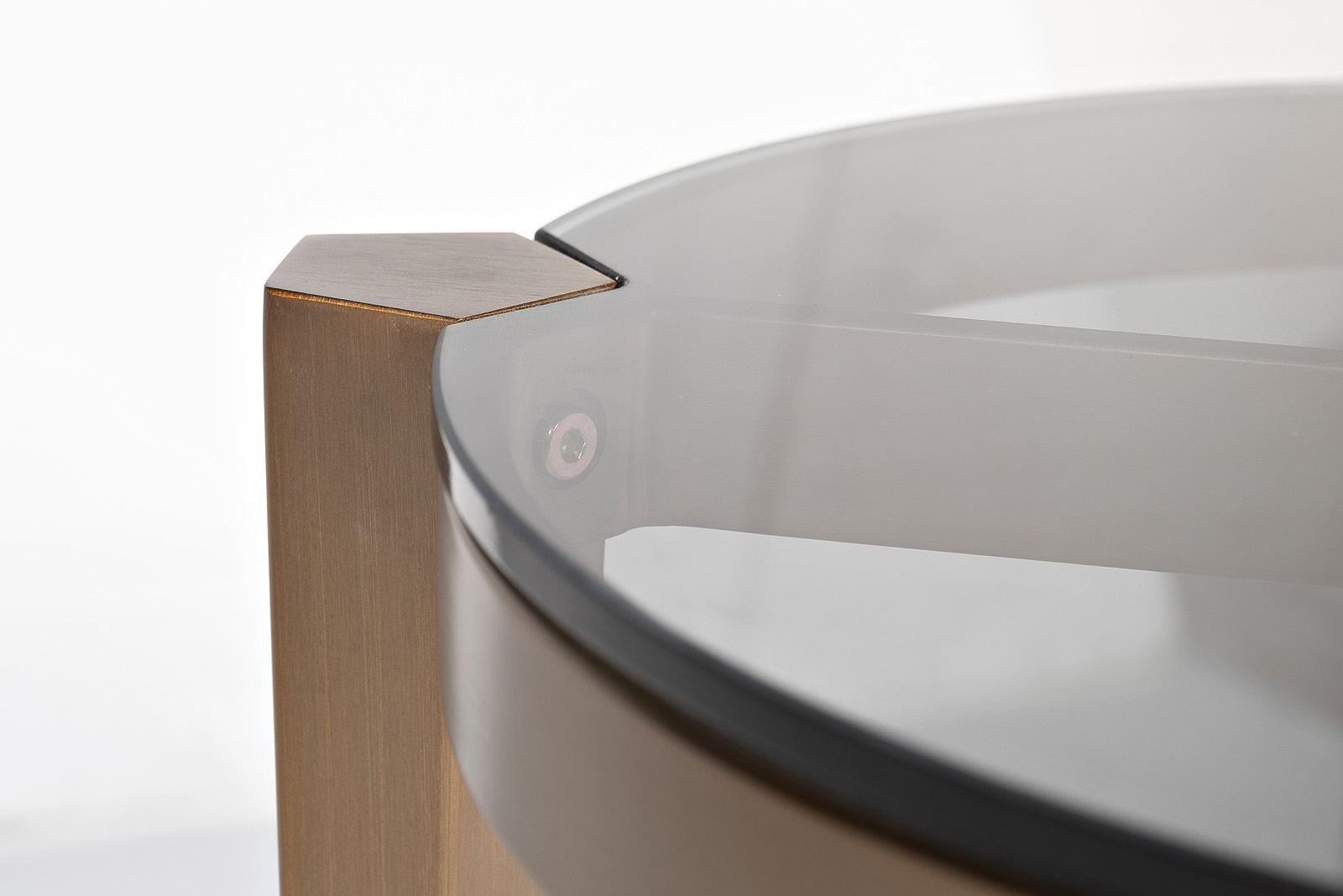 Столик журнальный круглый со стеклом 4