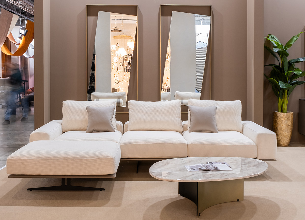 Стол журнальный белый 9