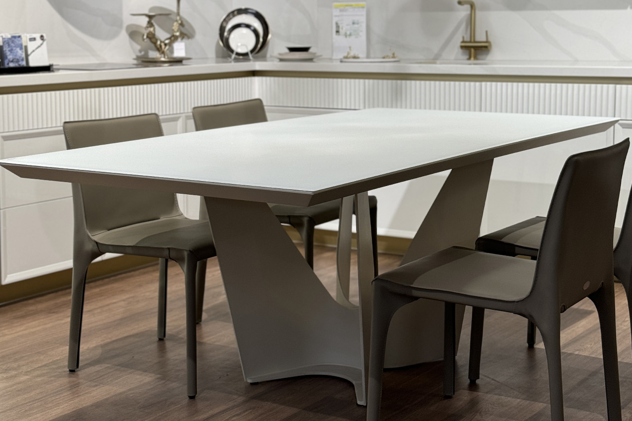 Стол обеденный Quadro белый 9