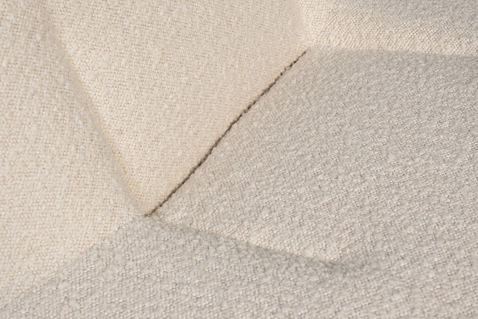 Кресло без подлокотников букле бежевое 3