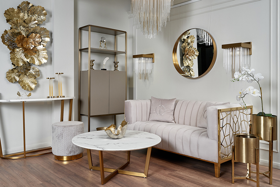 Бежевый диван