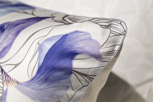 Комплект постельного белья "Ирисы" тенсель 220х200см с наволочками 50х70см