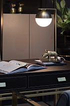 Лампа настольная с матовым плафоном, золото