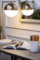 Лампа настольная с матовым плафоном, золото