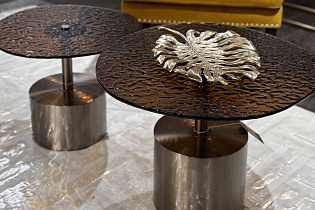 Столик журнальный с рельефным тонированным стеклом